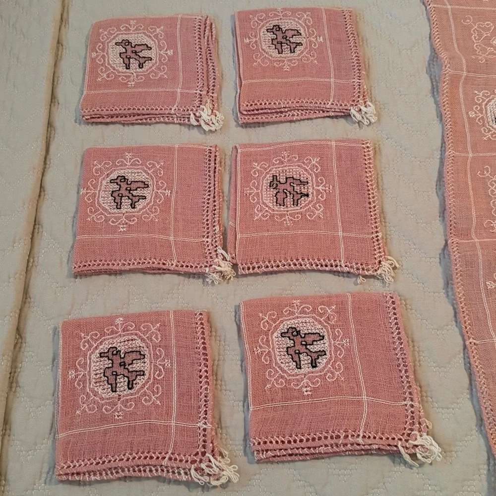 Vintage Italian Linen Handmade Pink Tablecloth and 6 napkins